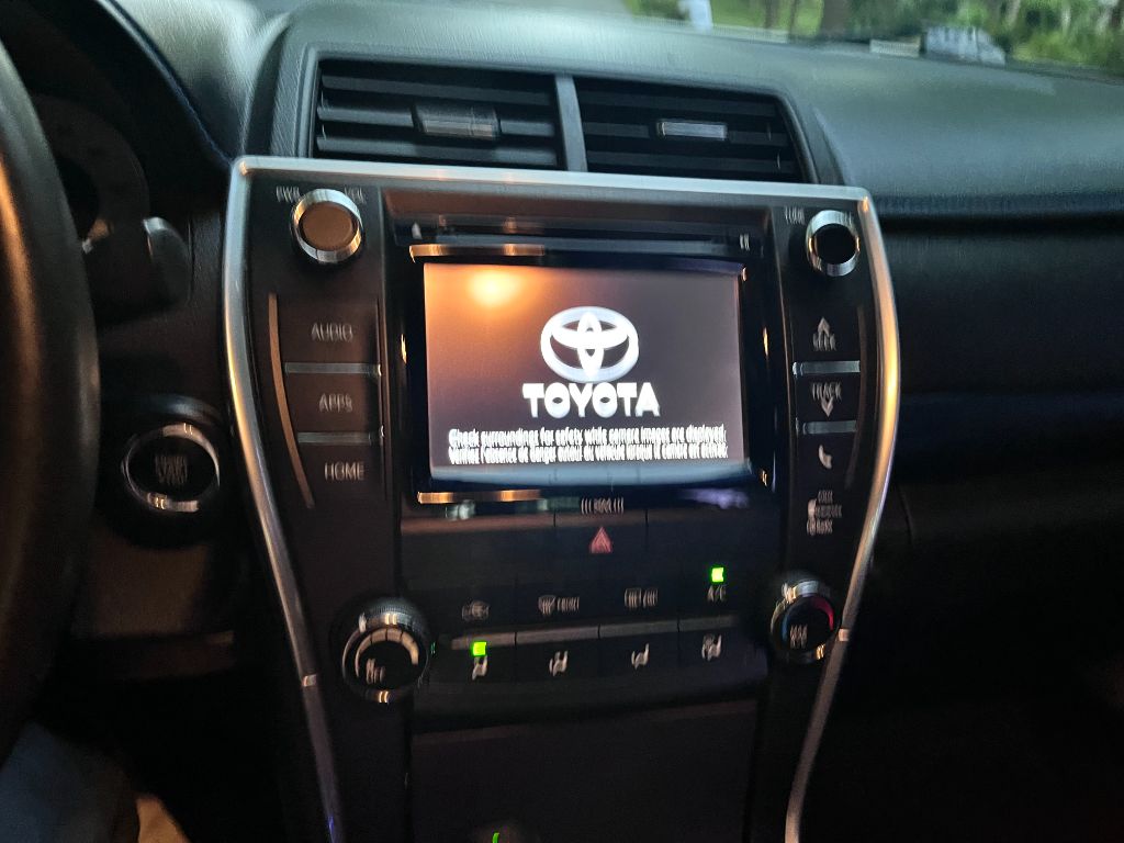 2016 Toyota Camry Special Edition - Photo 18
