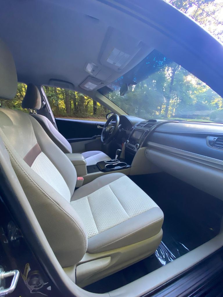 2012 Toyota Camry LE - Photo 13