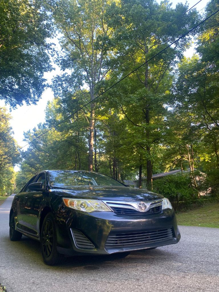 2012 Toyota Camry LE - Photo 8
