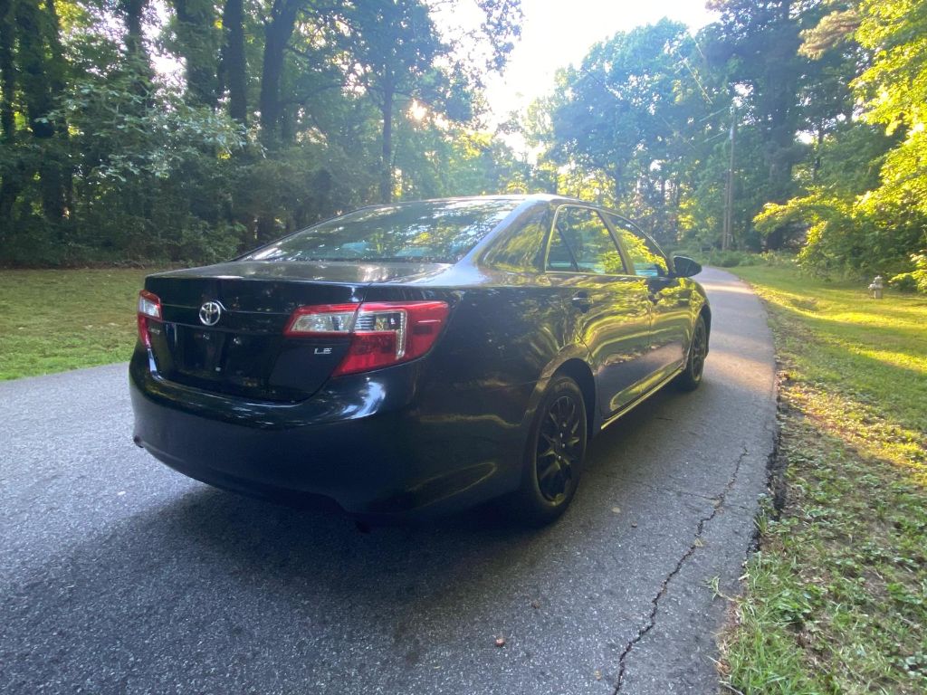2012 Toyota Camry LE - Photo 6