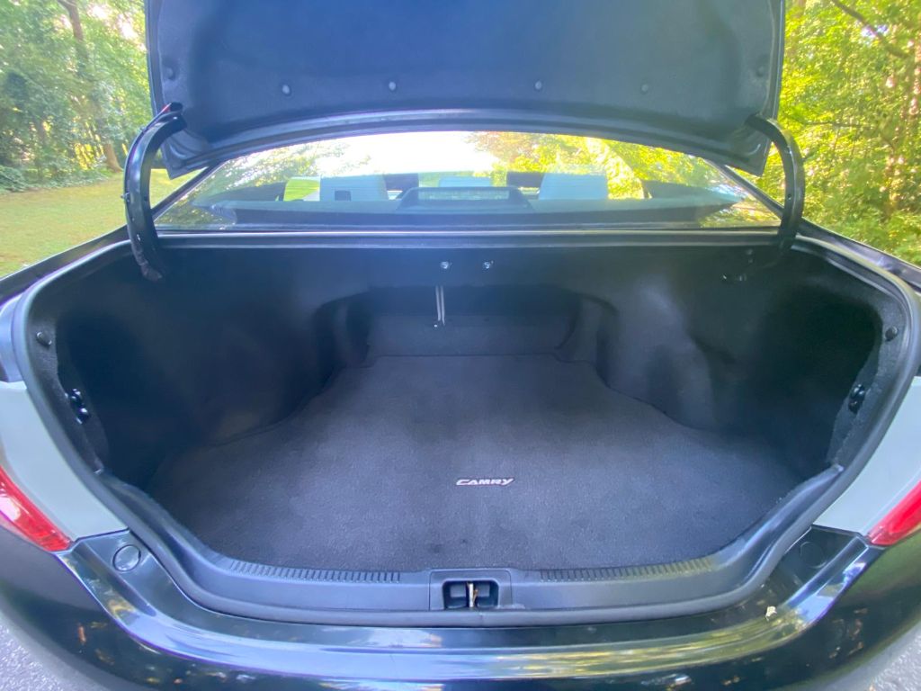 2012 Toyota Camry LE - Photo 18