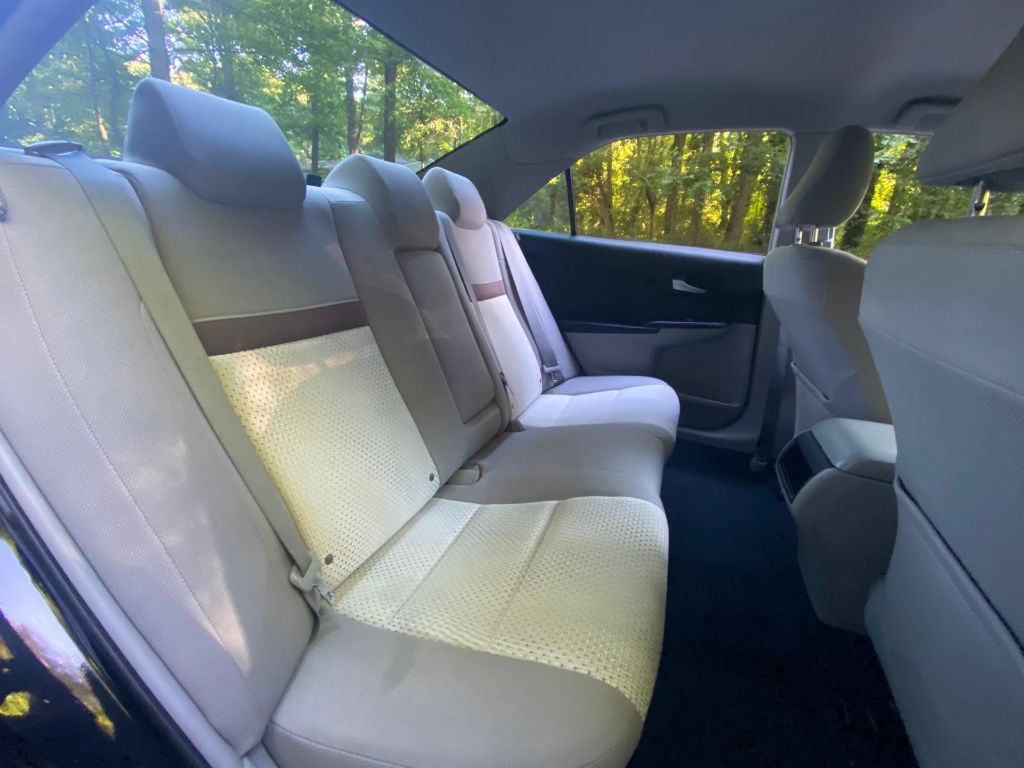 2012 Toyota Camry LE - Photo 16