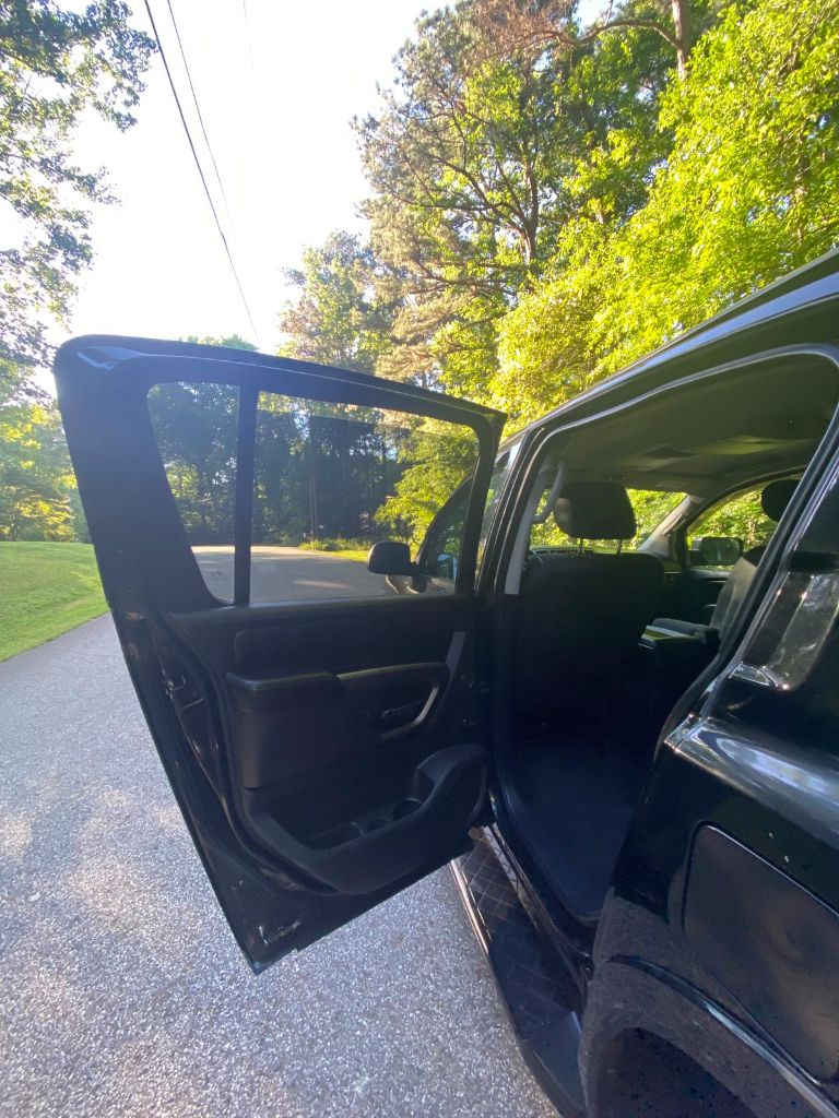 2015 Nissan Armada SV - Photo 16