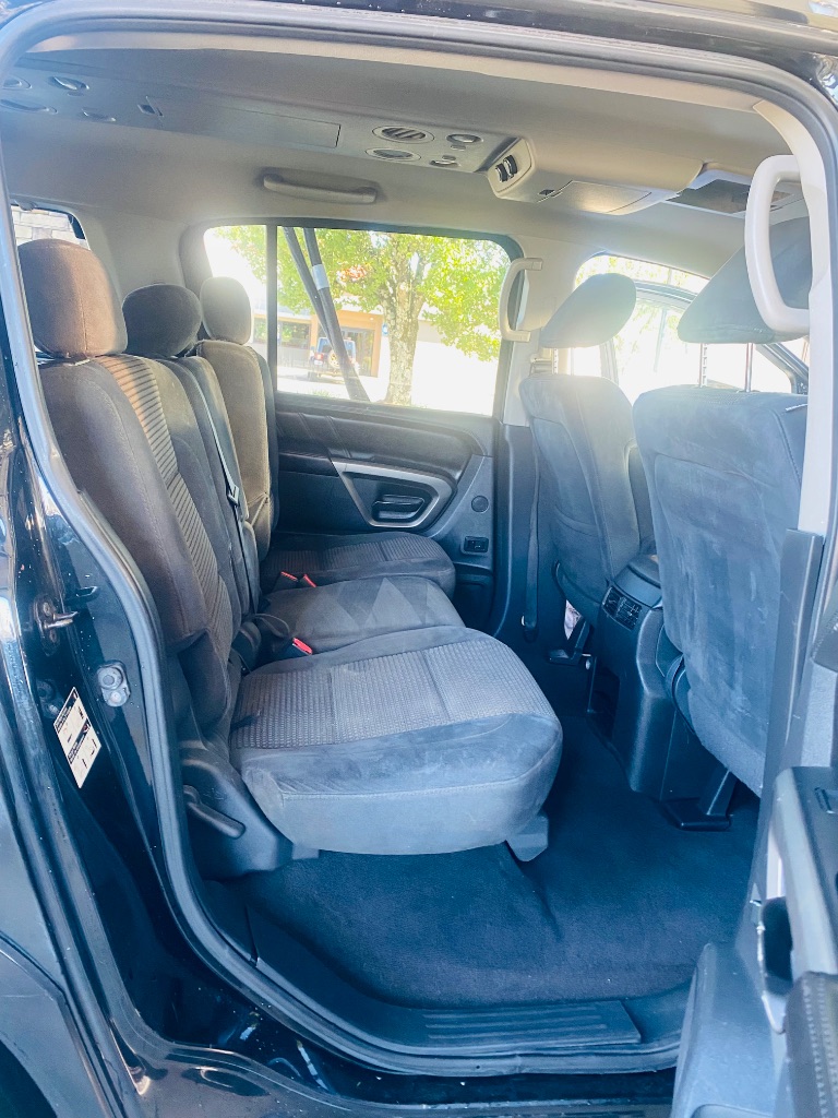 2015 Nissan Armada SV - Photo 24