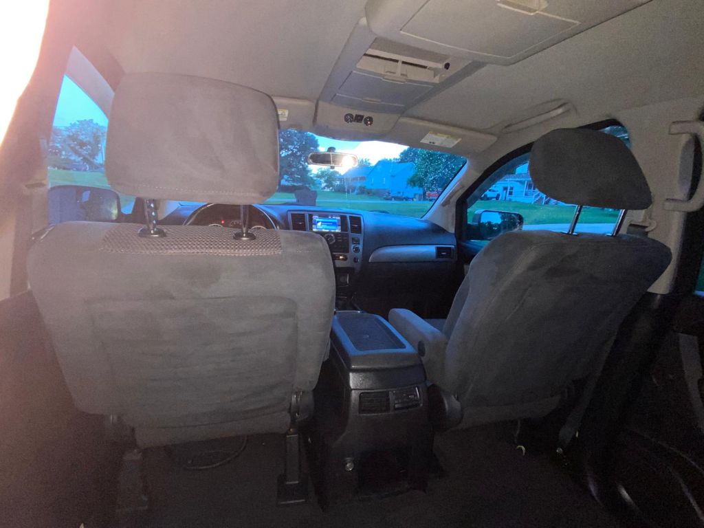 2015 Nissan Armada SV - Photo 18