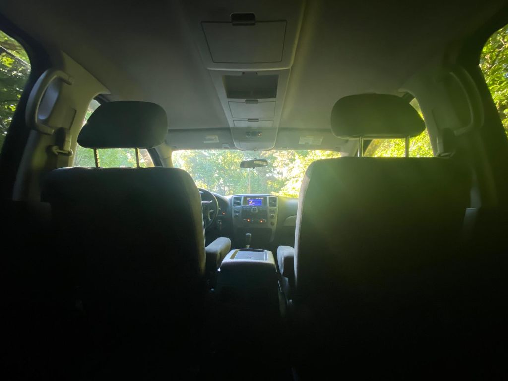 2015 Nissan Armada SV - Photo 13