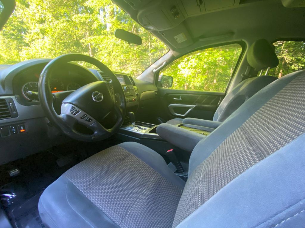2015 Nissan Armada SV - Photo 10