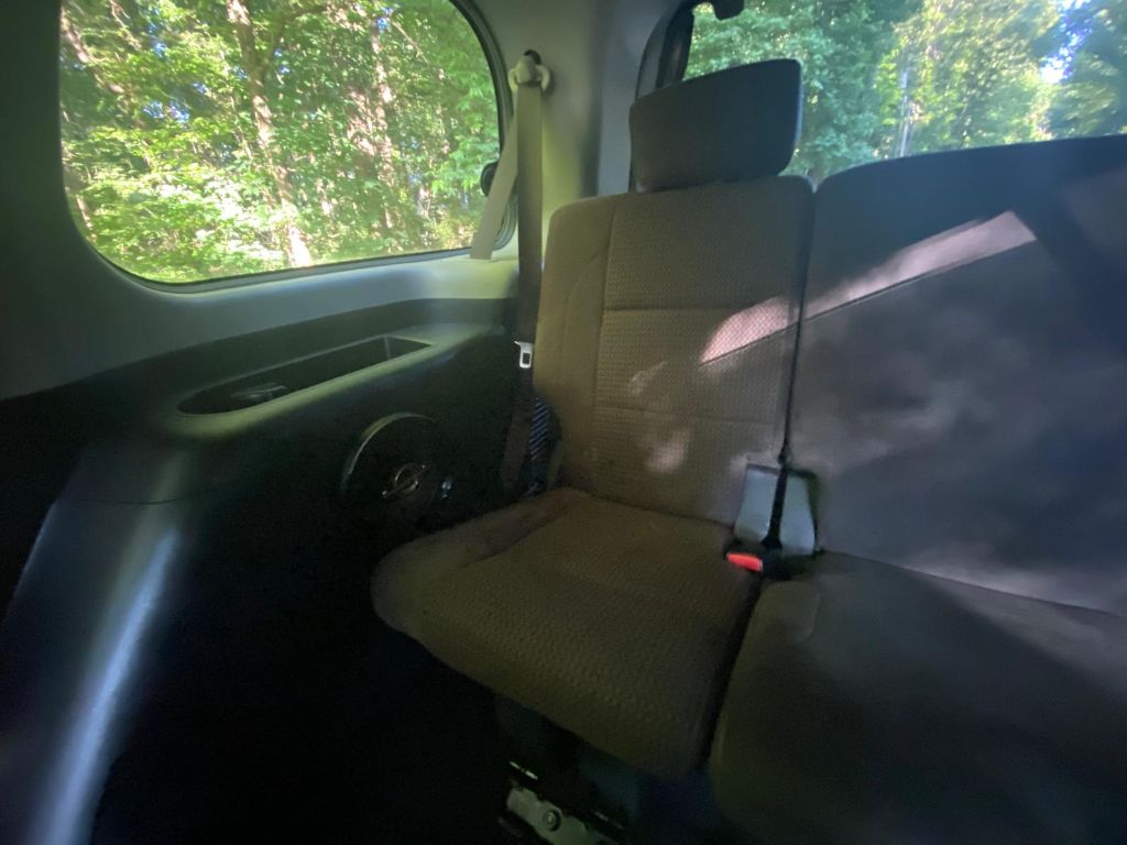 2015 Nissan Armada SV - Photo 20