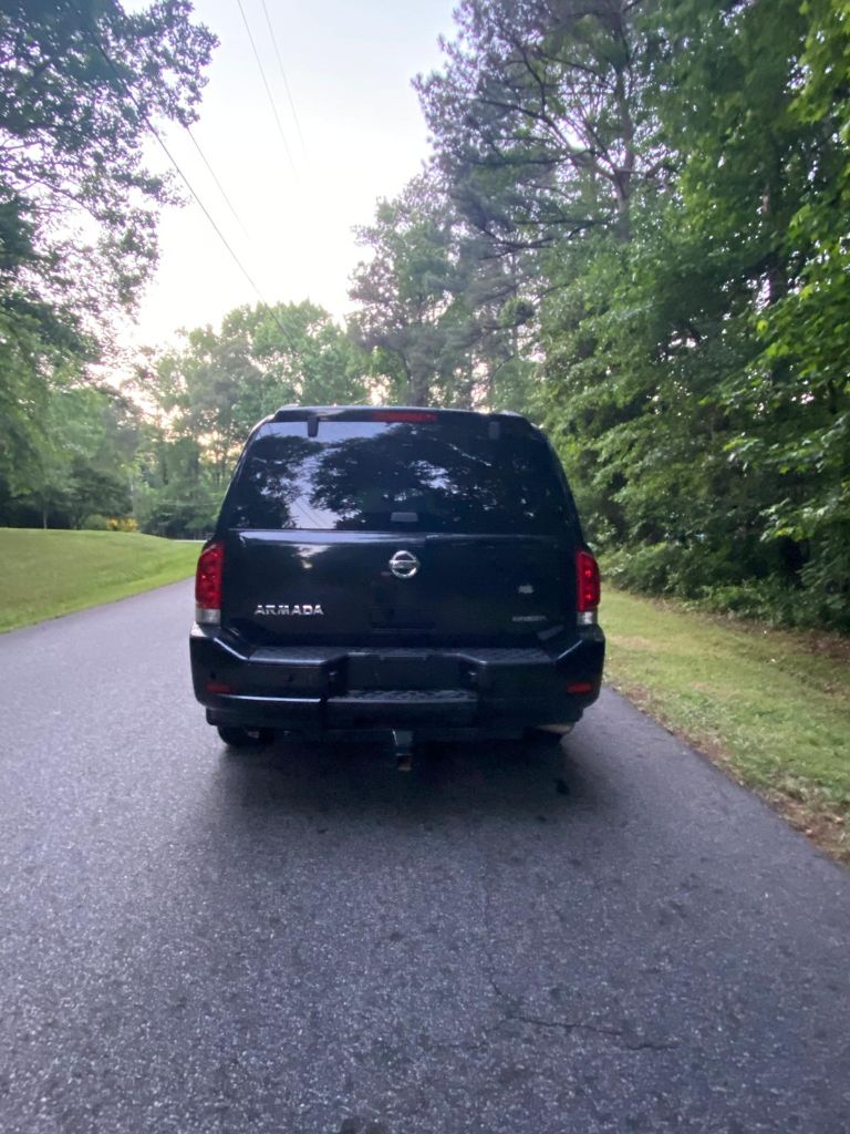 2015 Nissan Armada SV - Photo 7