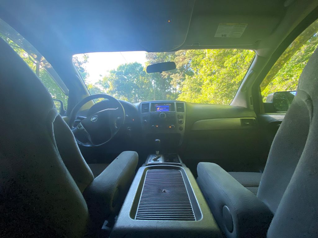 2015 Nissan Armada SV - Photo 12