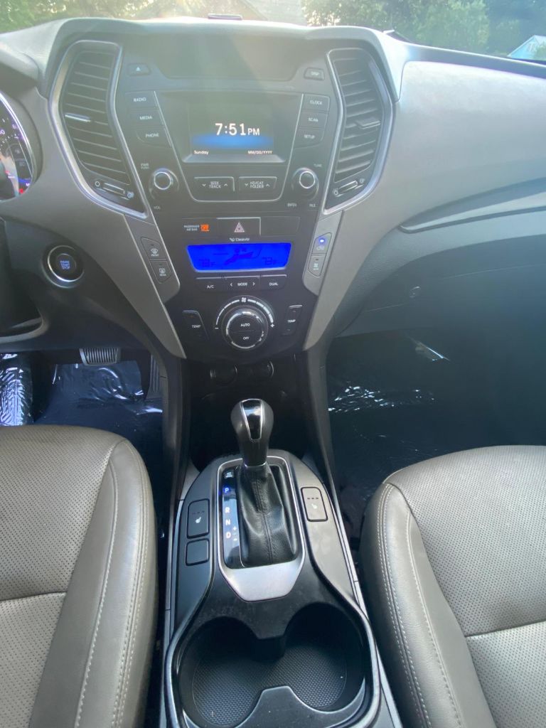 2016 Hyundai Santa Fe SE - Photo 11