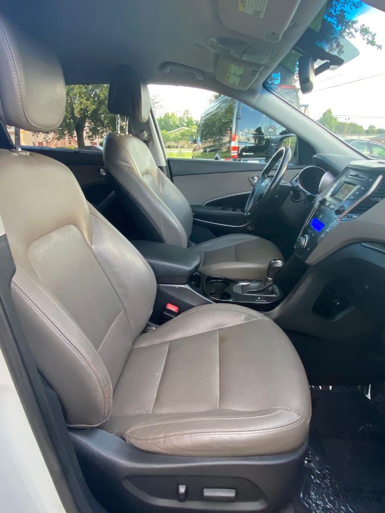 2016 Hyundai Santa Fe SE - Photo 14